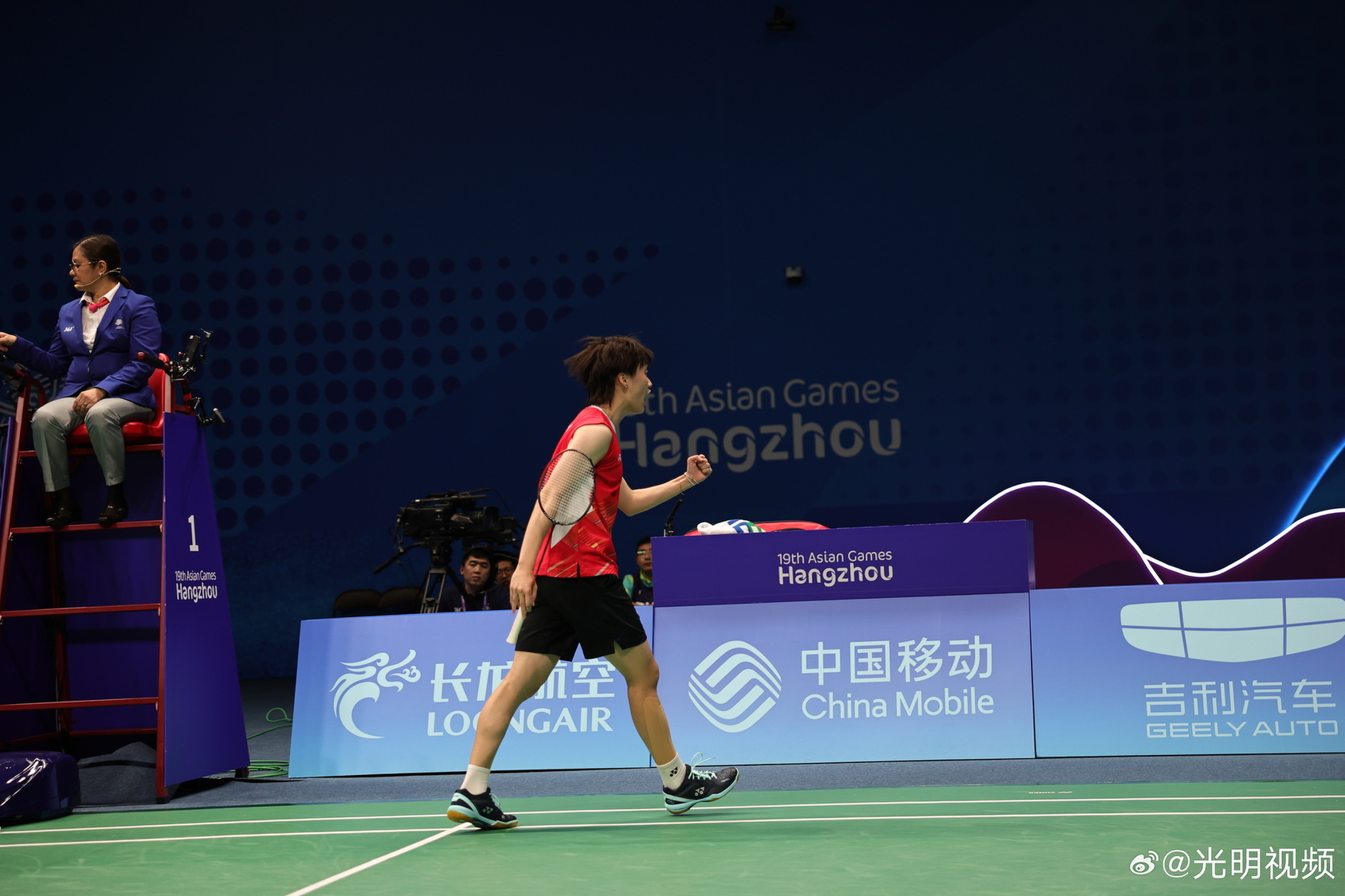 与坚持密切 与坚持密切